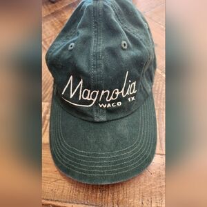 Magnolia cap